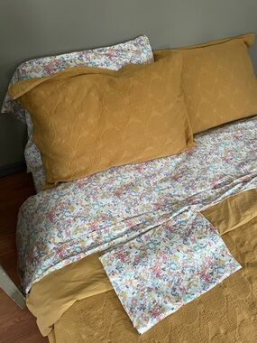 Company Store woven floral yellow duvet cover & shams - full